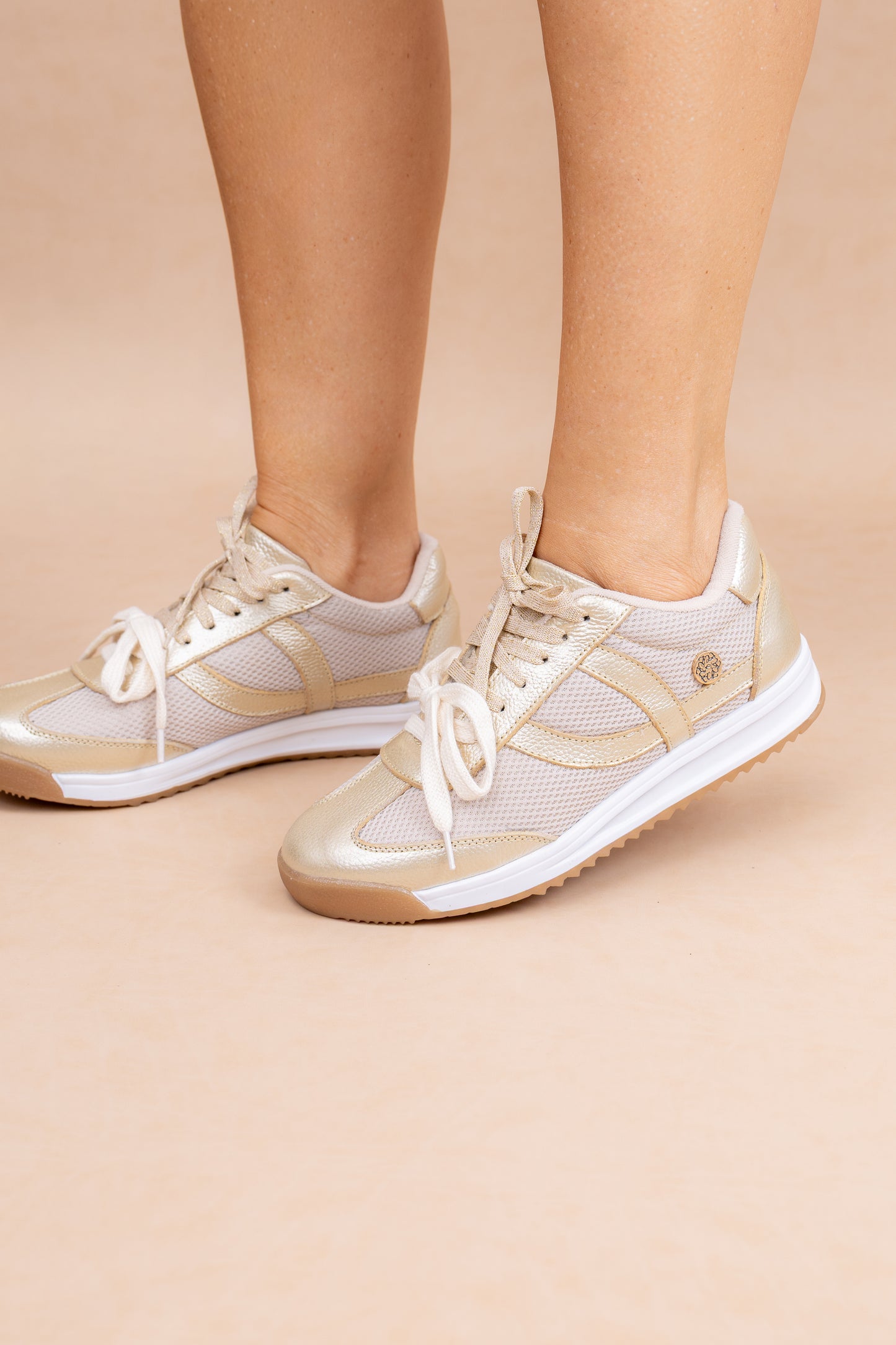 Tenis Arti - Cuero champaña- Carolina Laiton