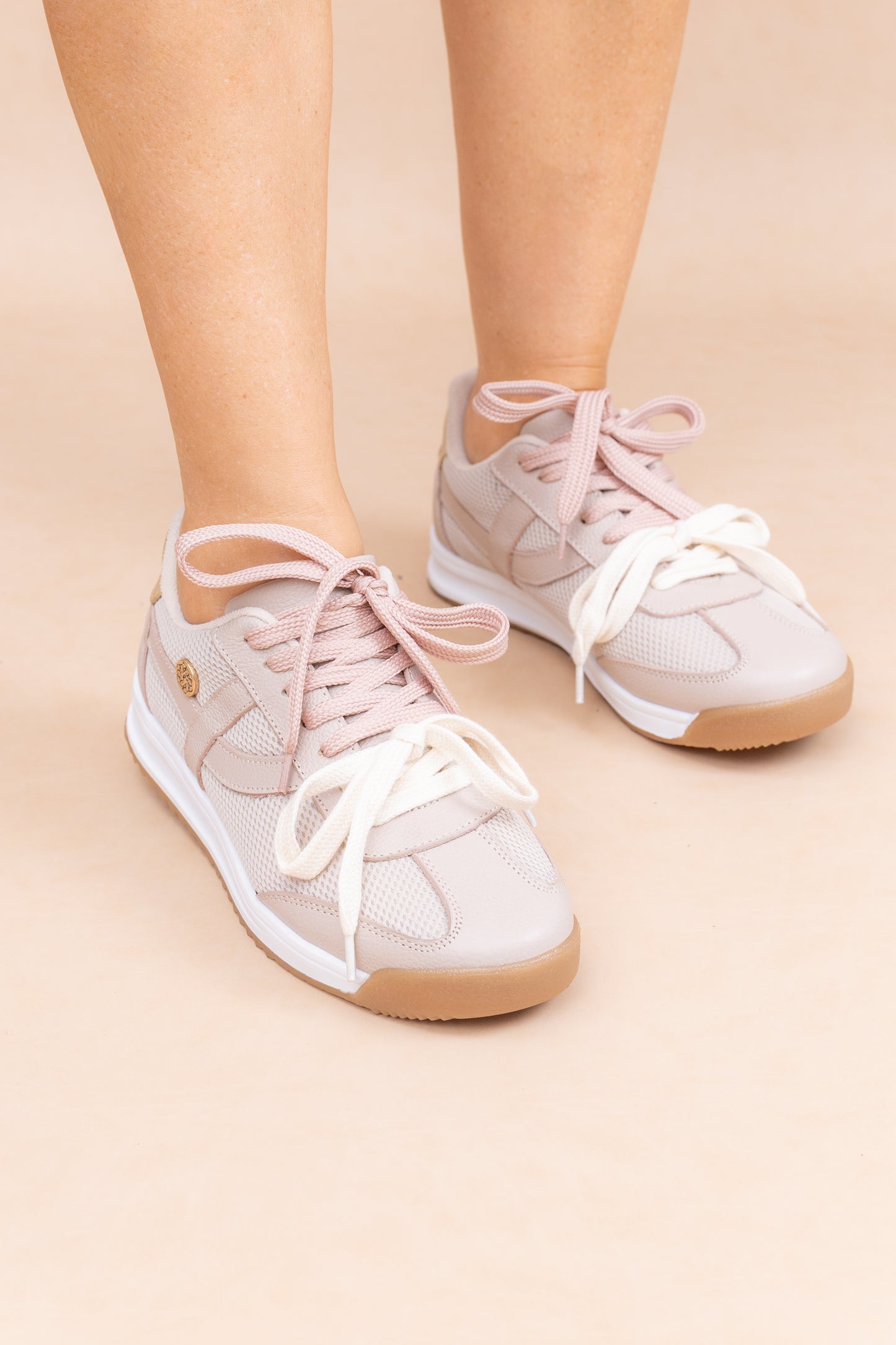 Tenis Arti - Cuero Taupe- Carolina Laiton