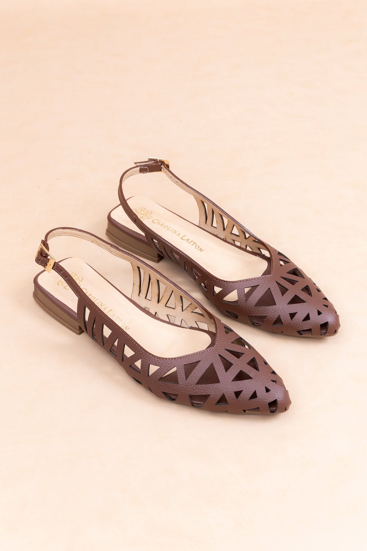 Stiletto Maelis Cuero Chocolate - Carolina Laiton