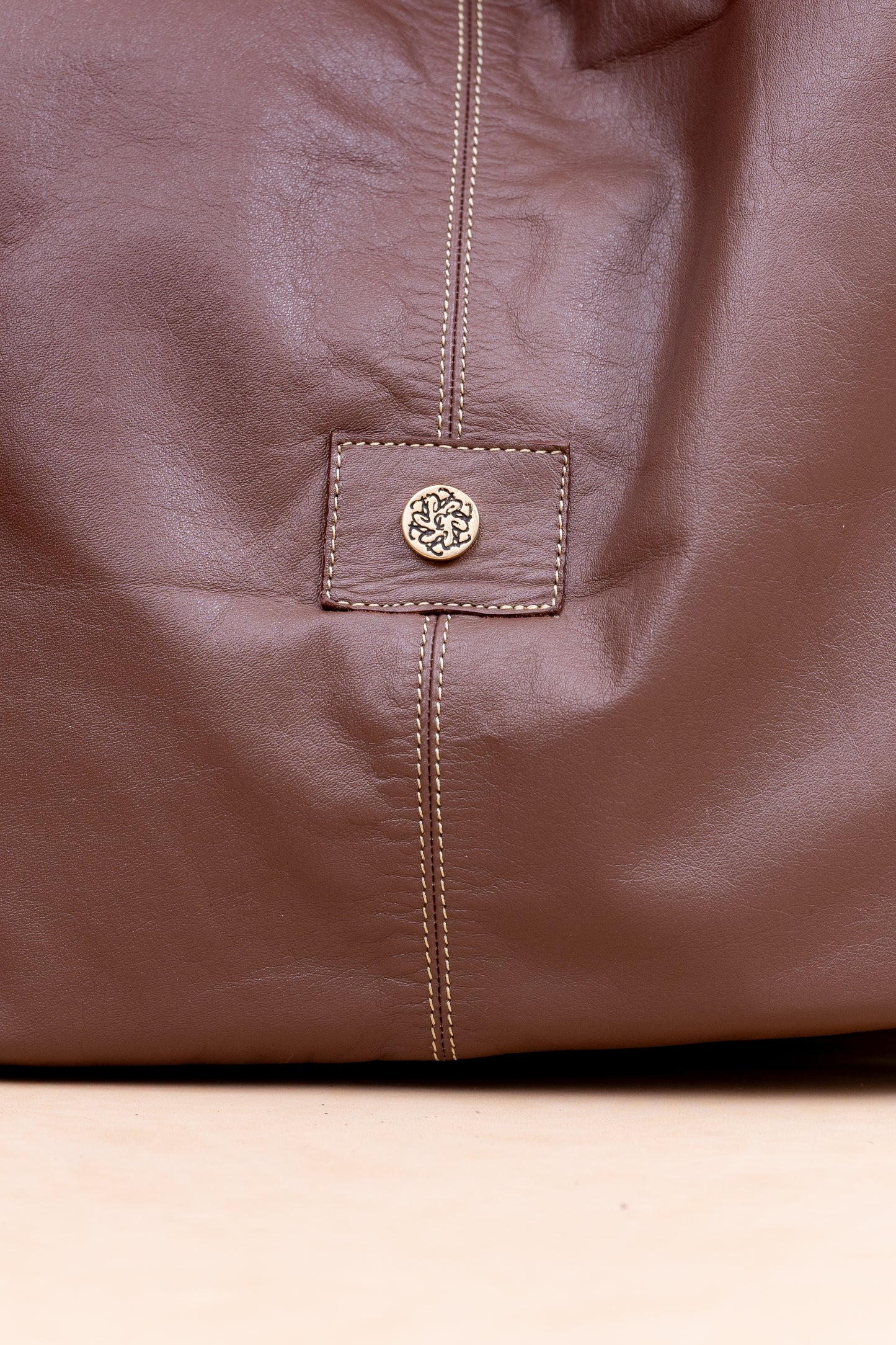 Bolso Amara en Cuero cafe - Carolina Laiton