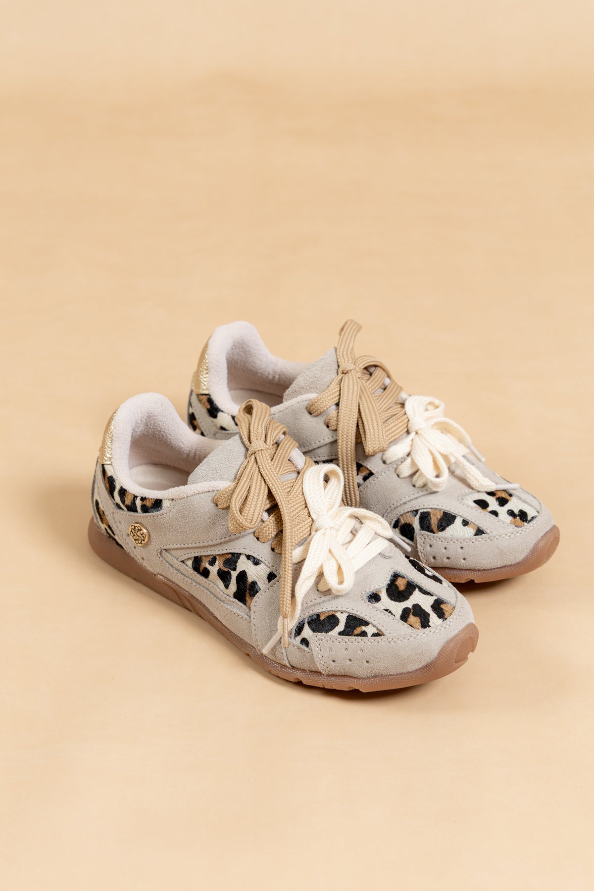 Tenis Aitana- Cuero Taupe - Print doble cordon - Carolina Laiton