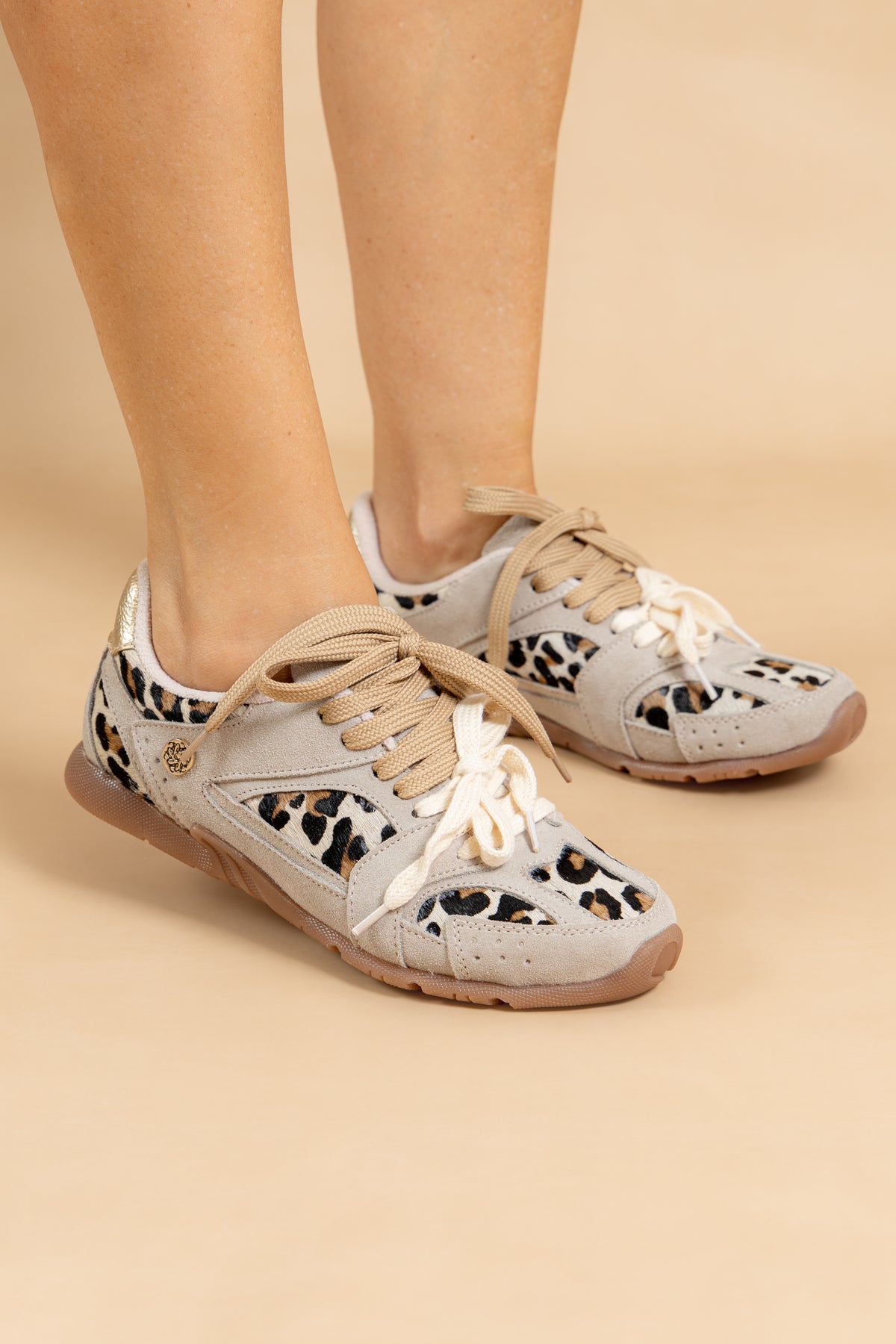 Tenis Aitana- Cuero Taupe - Print doble cordon - Carolina Laiton