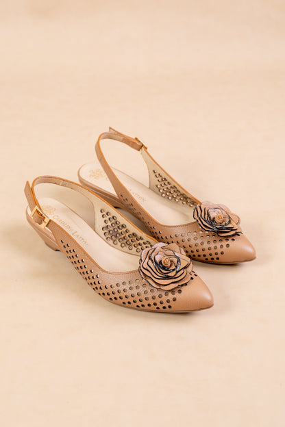 Stiletto Trazo floral Cuero Miel - Tacon kitten heel 3.5 cms- Carolina Laiton