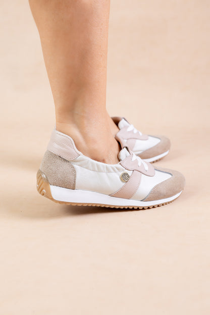 Tenis Chicharron Cuero Taupe x Talco - Carolina Laiton