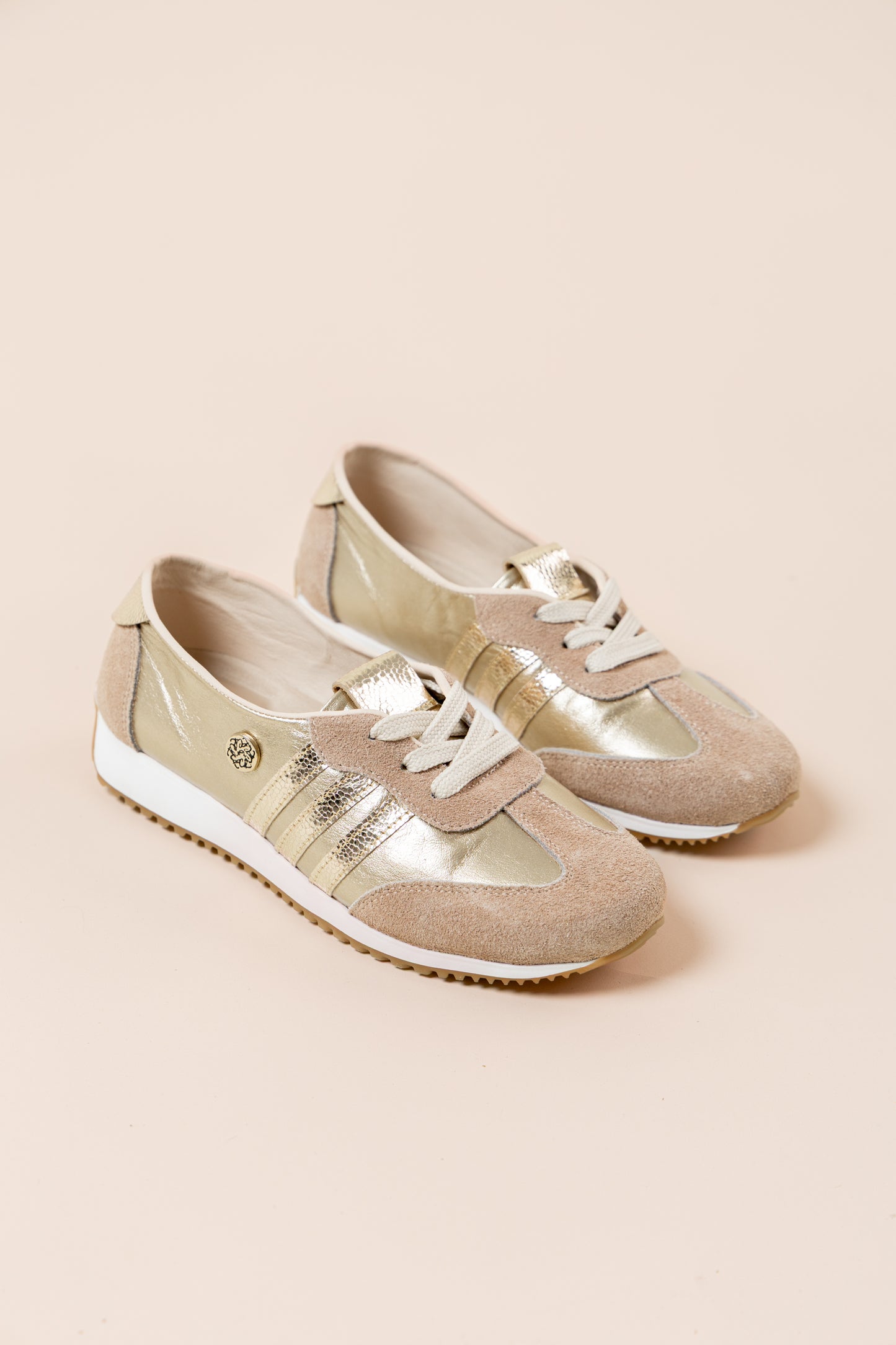 Tenis Slim Carolina - Cuero Dorado - Carolina Laiton