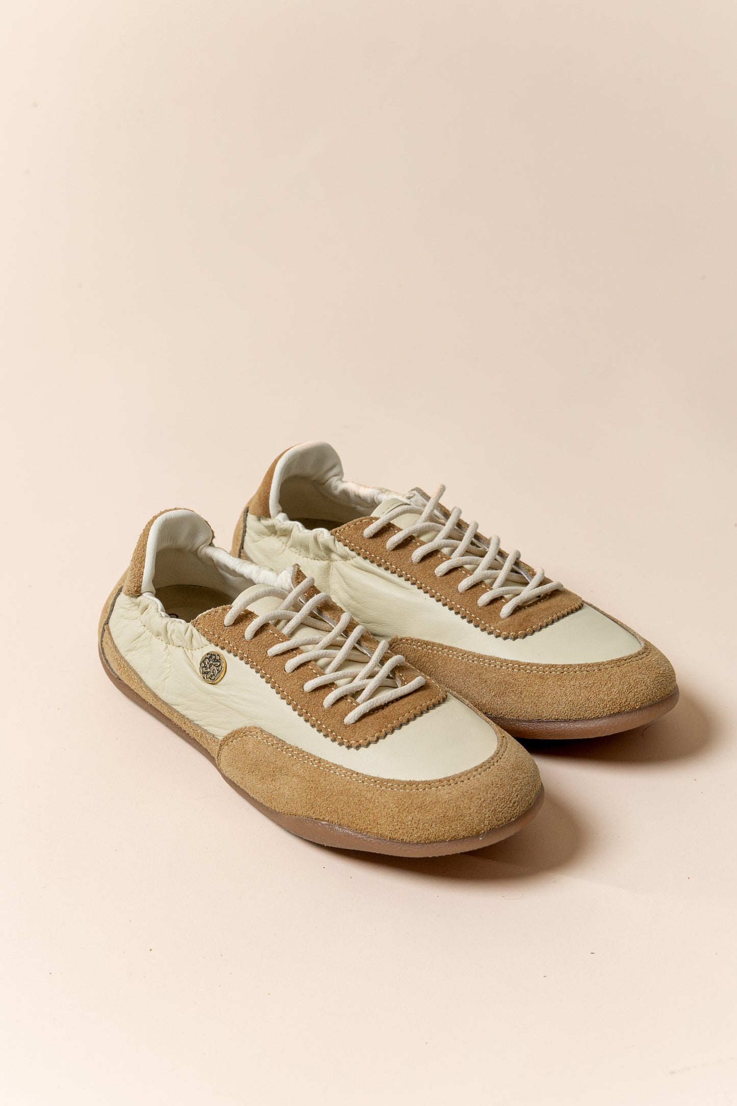 Tenis Chicharron Cuero Talco x Miel- Carolina Laiton